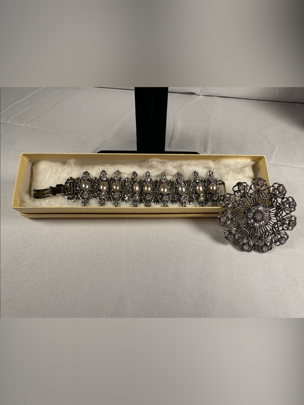 Silver-Tone Pearl Accent Bracelet and Brooch Set